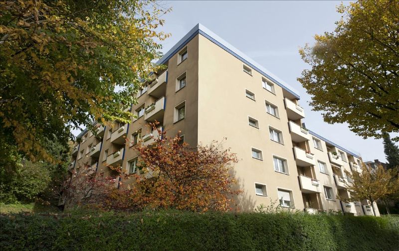 Zentral gelegen, modernisiertes Bad - Photo 1