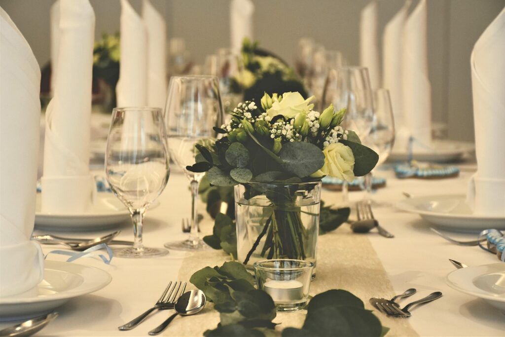 gedeckter tisch